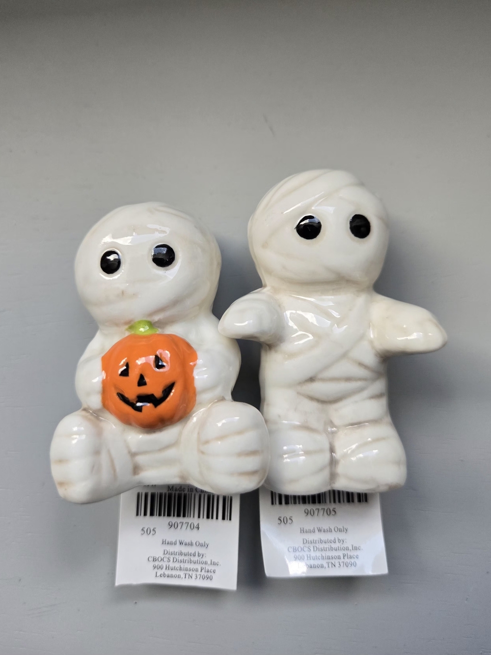 Cracker Barrel Halloween Ceramic Mummy Salt and Pepper Shakers Set Pumpkin NWT